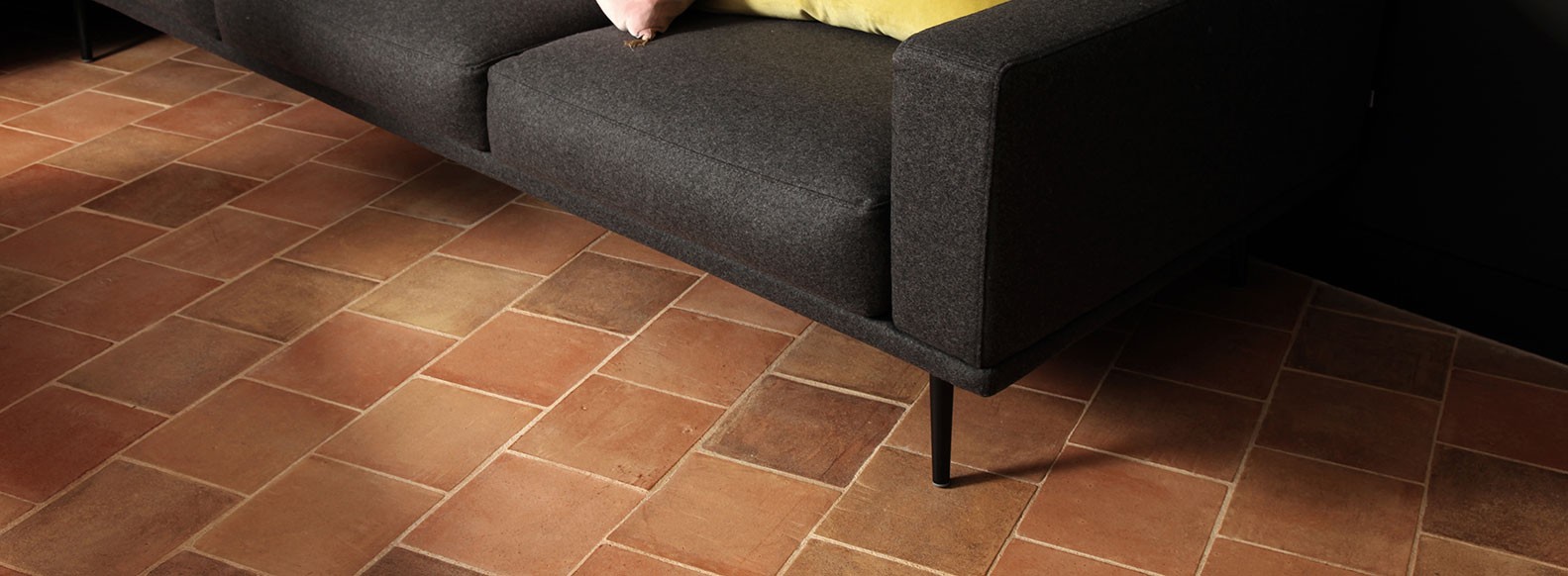 Decoration atmosphere : opt for terracotta floor tiles