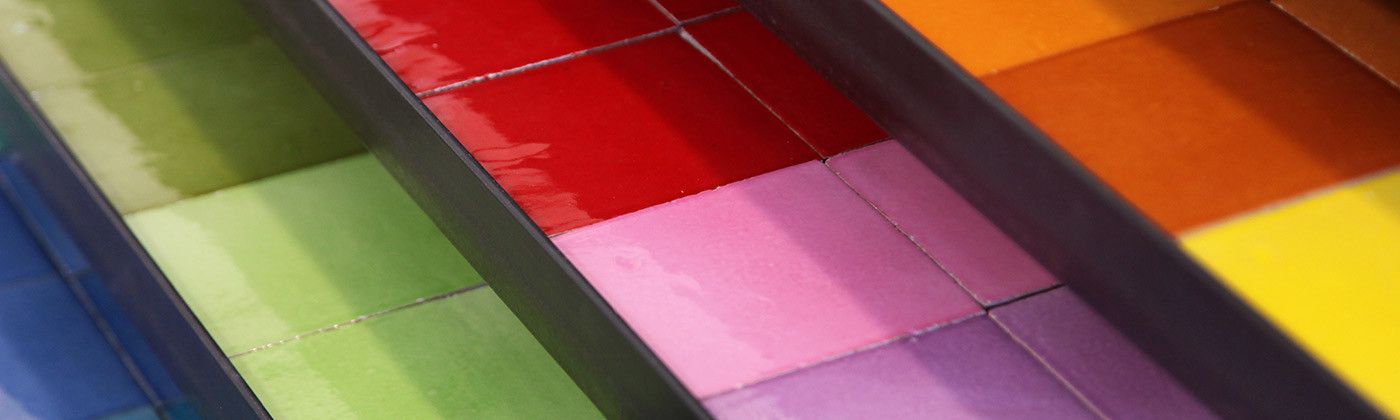 Plain and patterned wall tiles state of the art