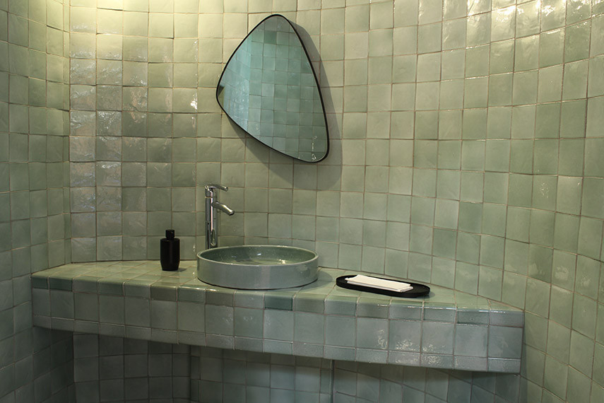 carrelage de faience pour salle de bain gris vert