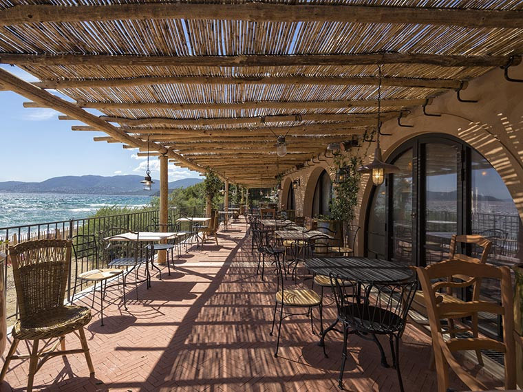 carrelage terrasse en chevron