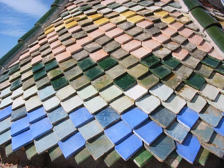 Hand-made glazed spear-head roof tiles